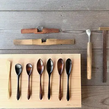 木のスプーンの画像