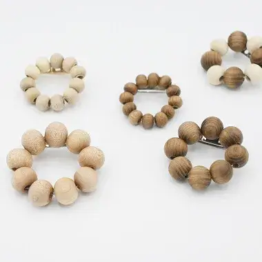 ブローチの画像